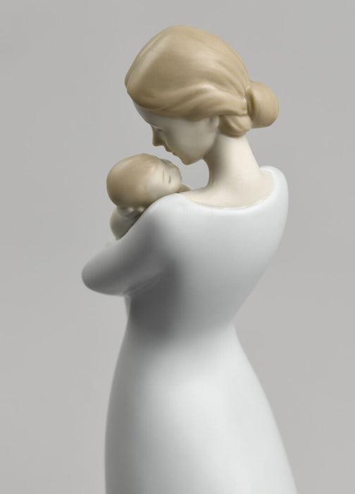Lladro A Mother's Embrace Figurine