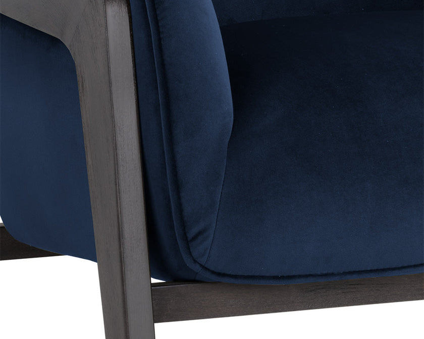 Sunpan Maximus Armchair