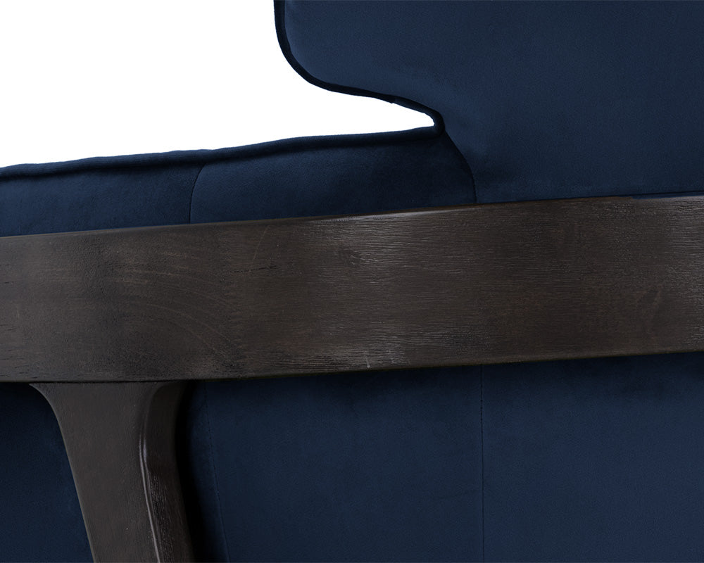 Sunpan Maximus Armchair