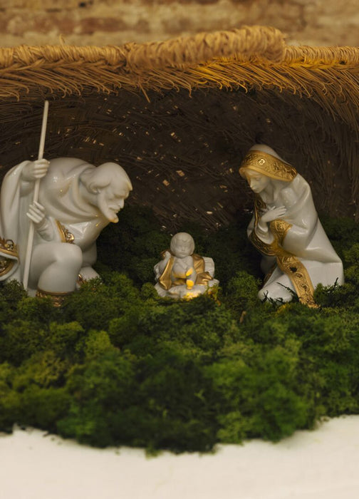 Lladro Mary Nativity Figurine Golden Lustre