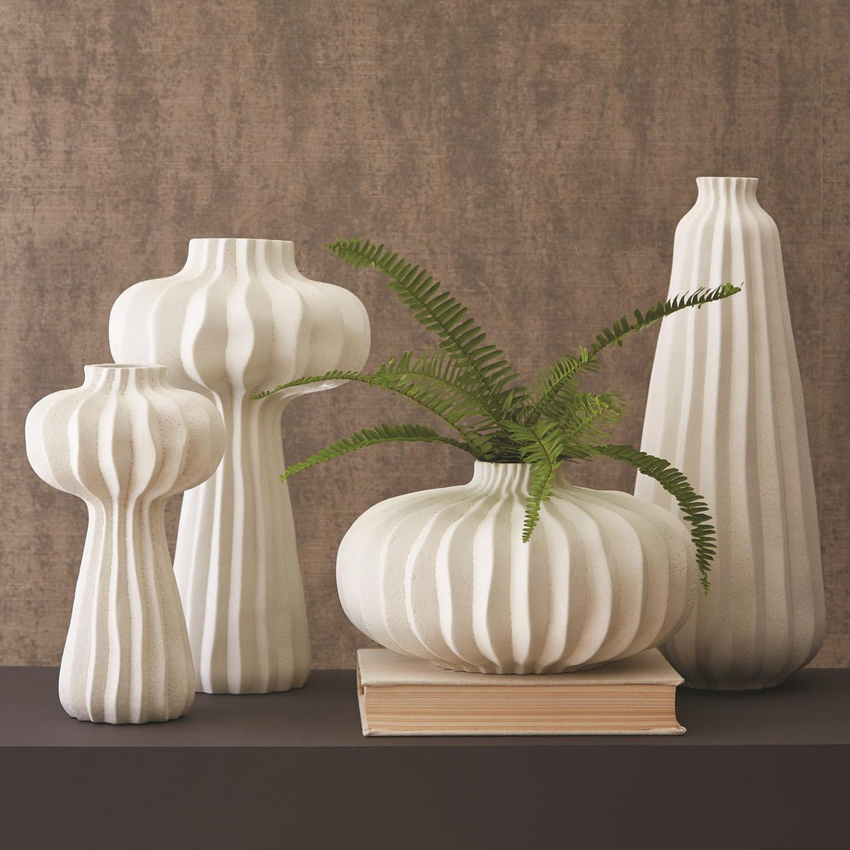 Global Views Lithos Vase