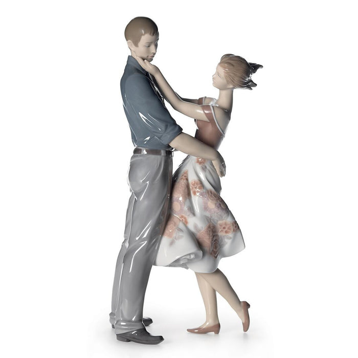 Lladro Happy Encounter Couple Figurine