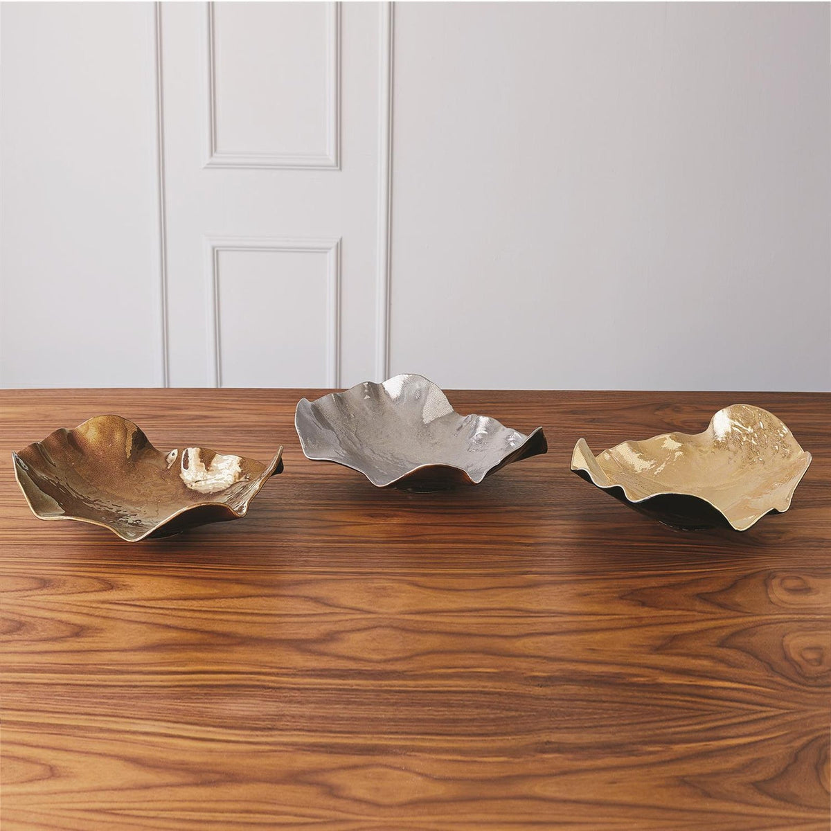 Global Views Wave Platter Crackle