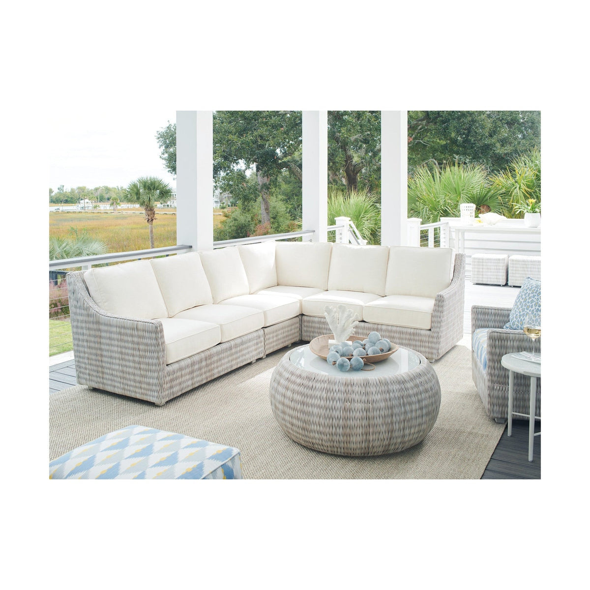 Tommy Bahama Outdoor Seabrook Round Cocktail Table
