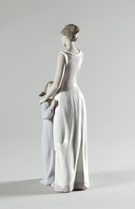 Lladro Someone to Look up to Mother Figurine