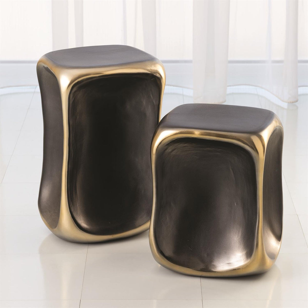 Global Views Formation Accent Table