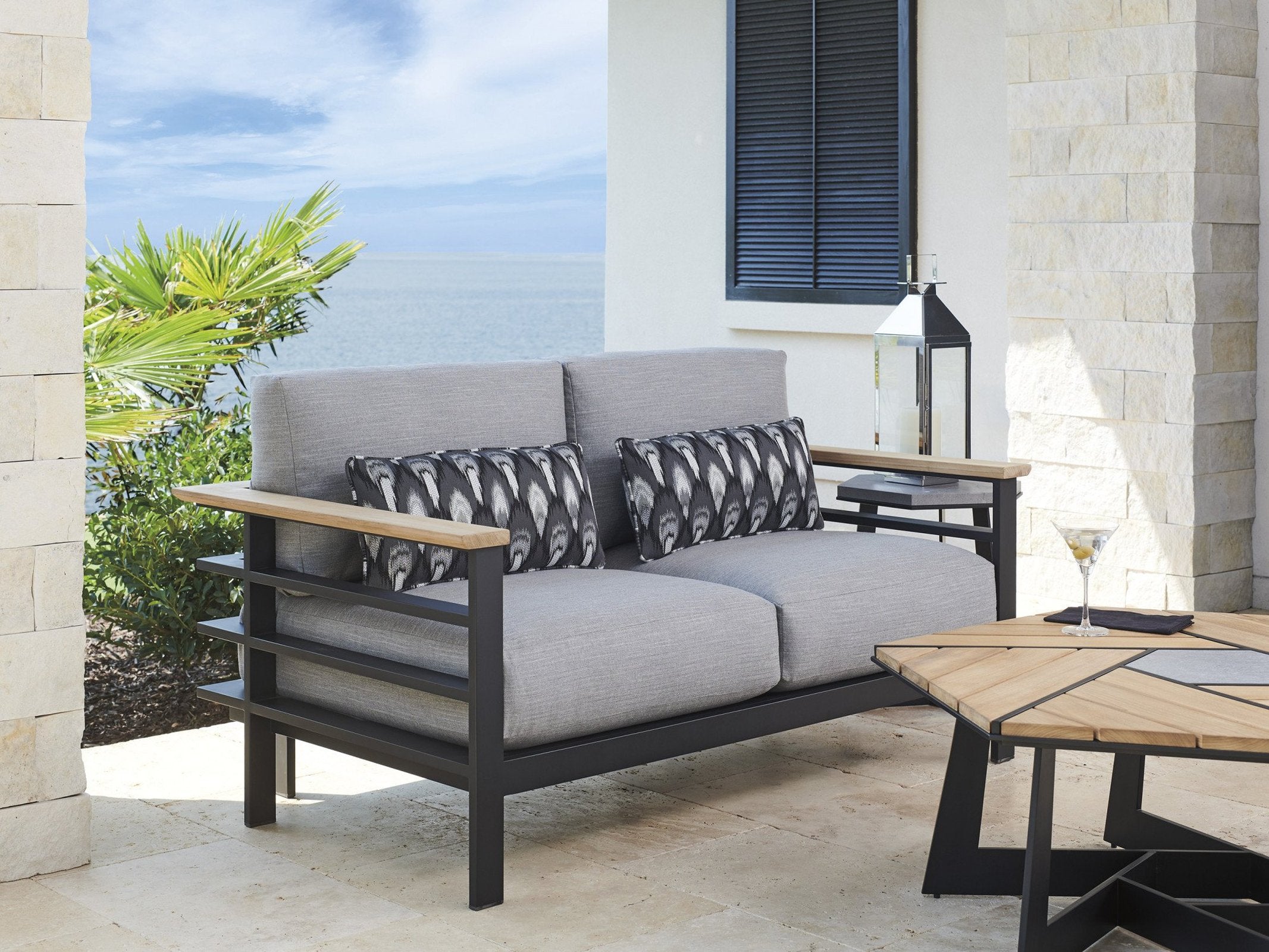 Tommy Bahama Outdoor South Beach Love Seat