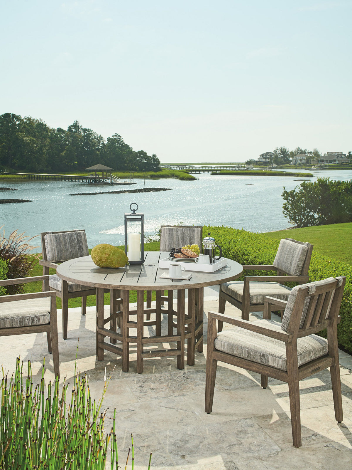 Tommy Bahama Outdoor La Jolla Round Dining Table