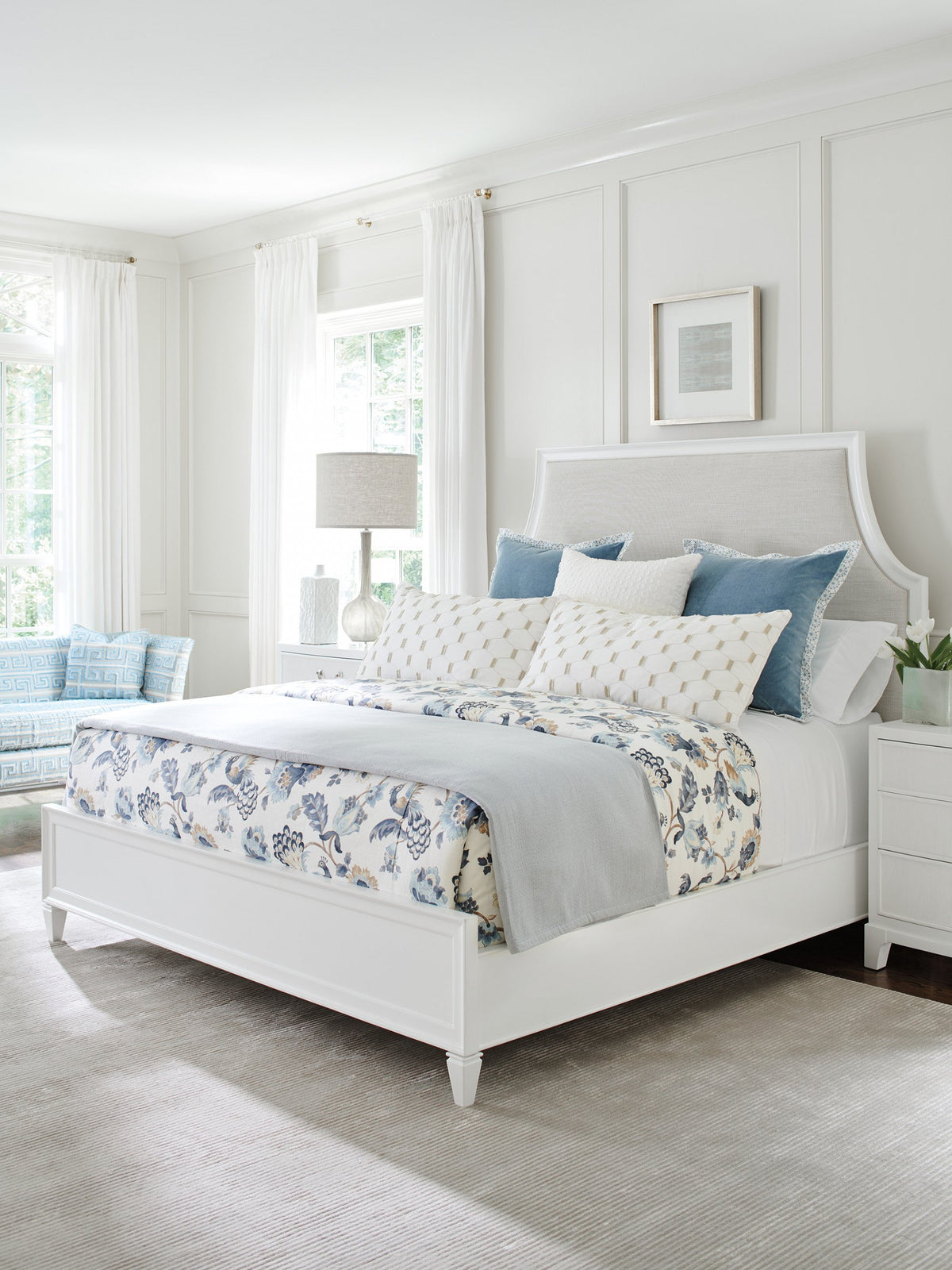 Lexington Avondale Inverness Upholstered Cal King Bed