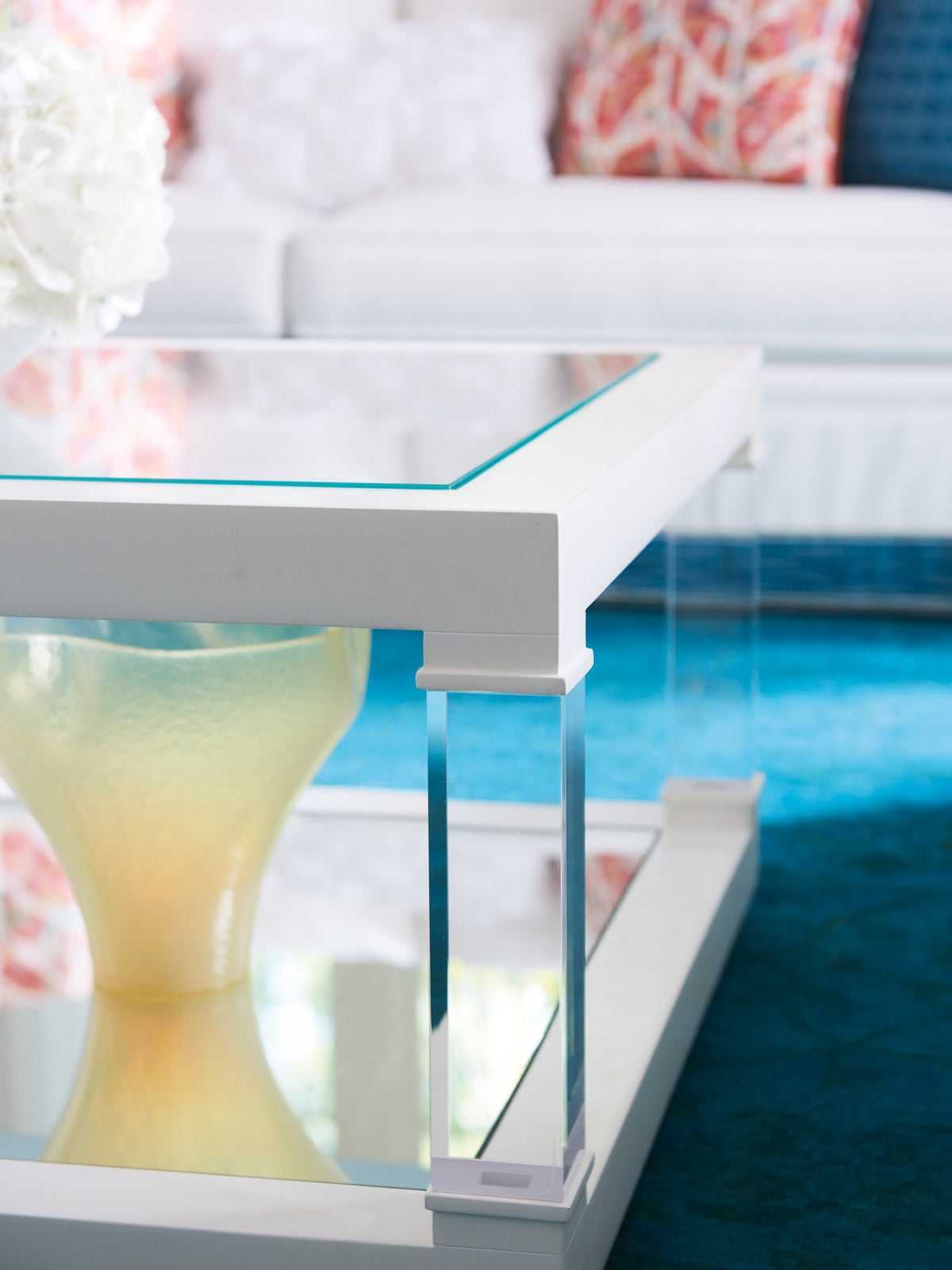 Lexington Avondale Riverdale Cocktail Table