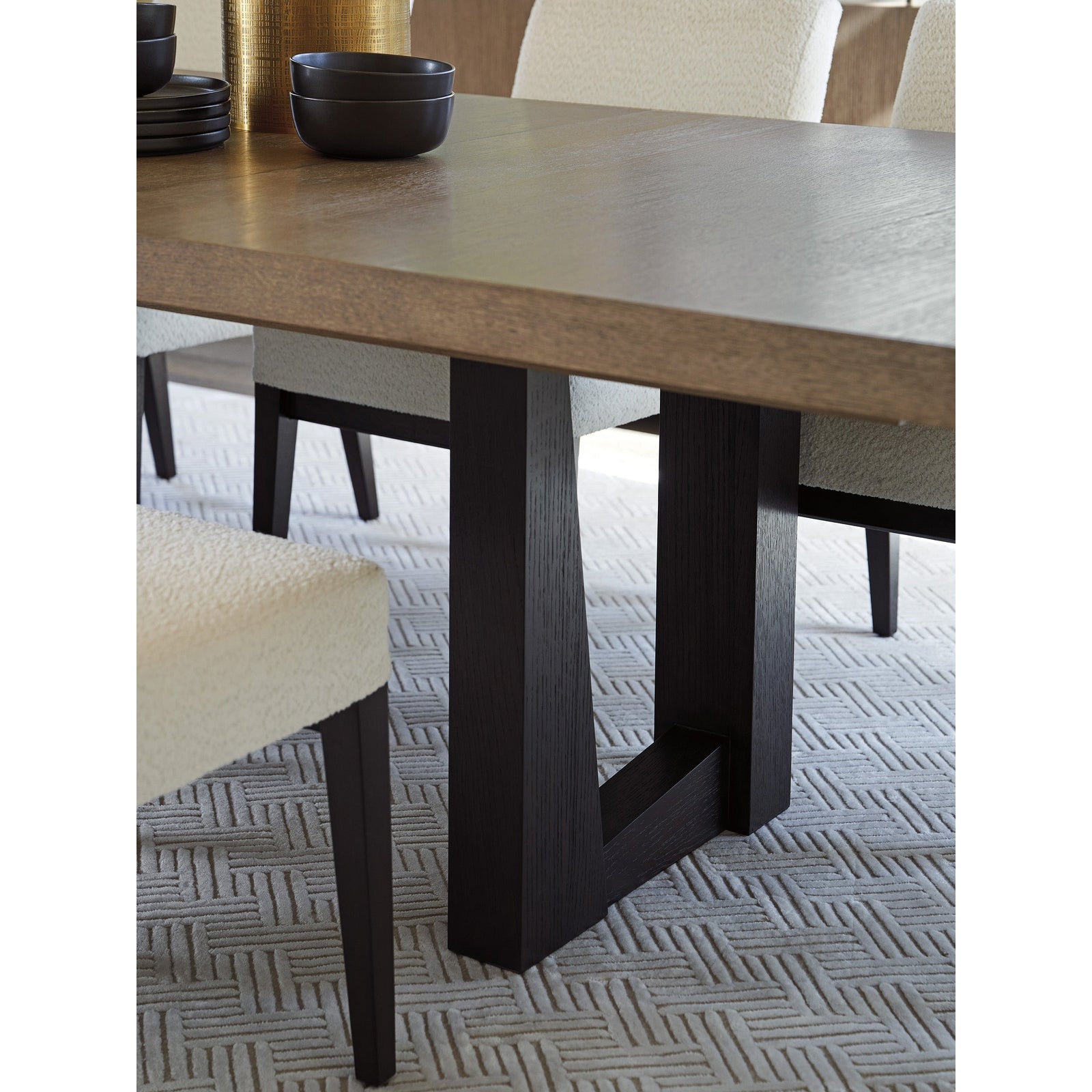 Lexington Zanzibar Wellesley Rectangular Dining Table