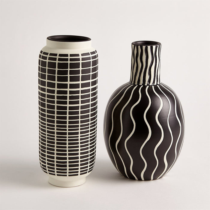 Global Views Graphic Vase - Black/White