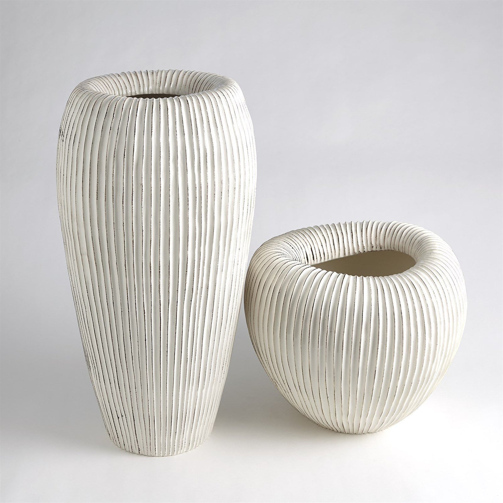 Global Views Ivory Brown Edge Baleen Cachepot