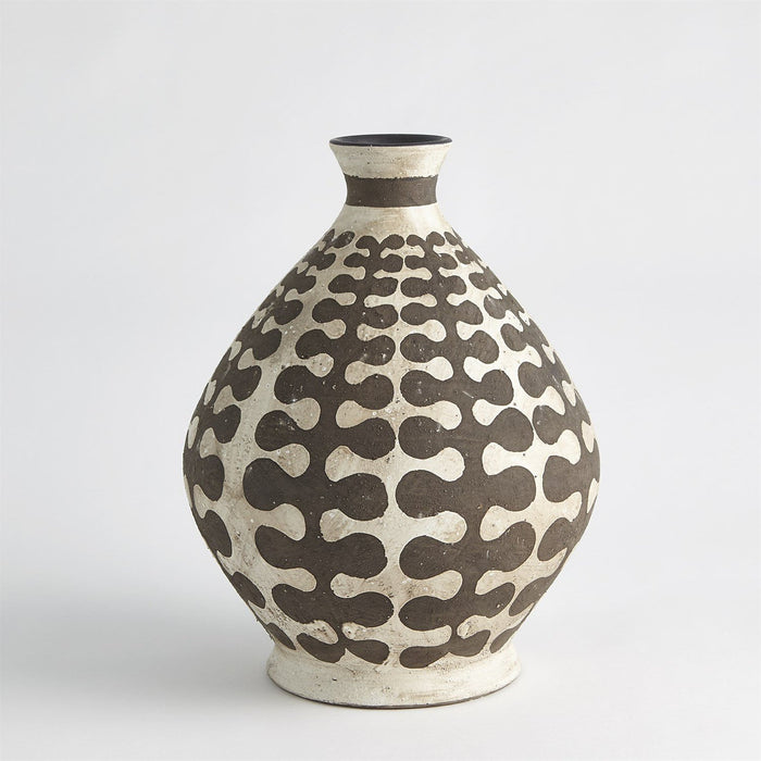 Global Views Interlock Round Vase