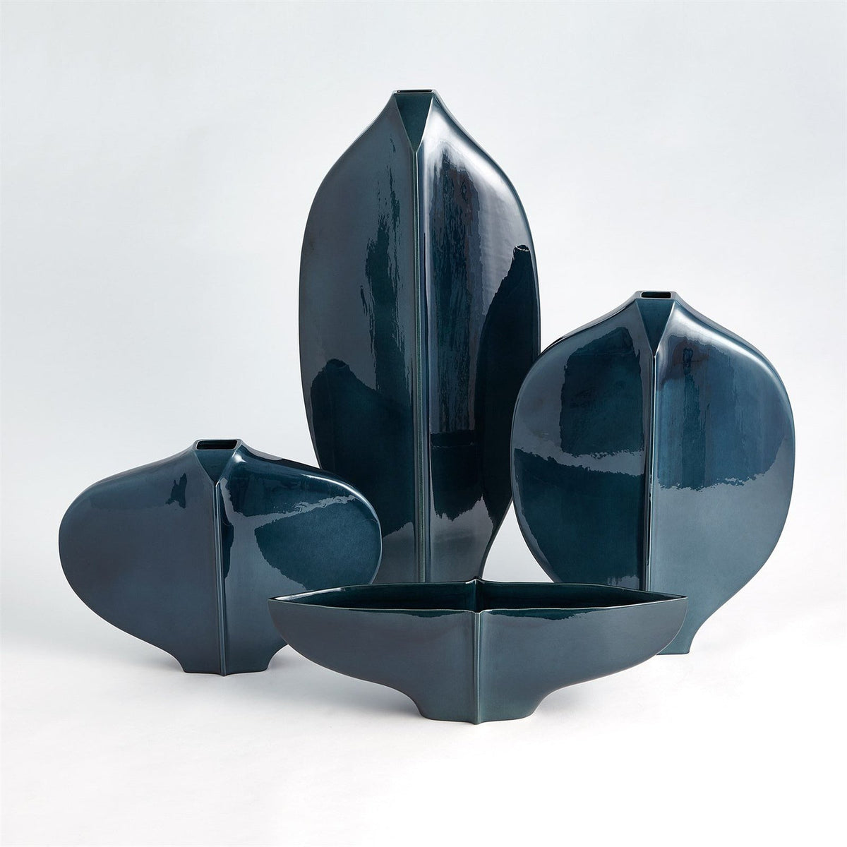 Global Views Blue Center Ridge Vase