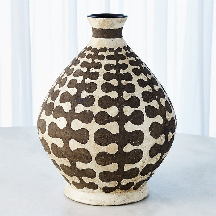 Global Views Interlock Round Vase