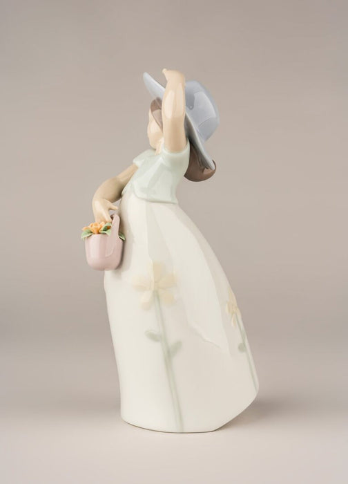 Lladro Little Daisy Girl Figurine