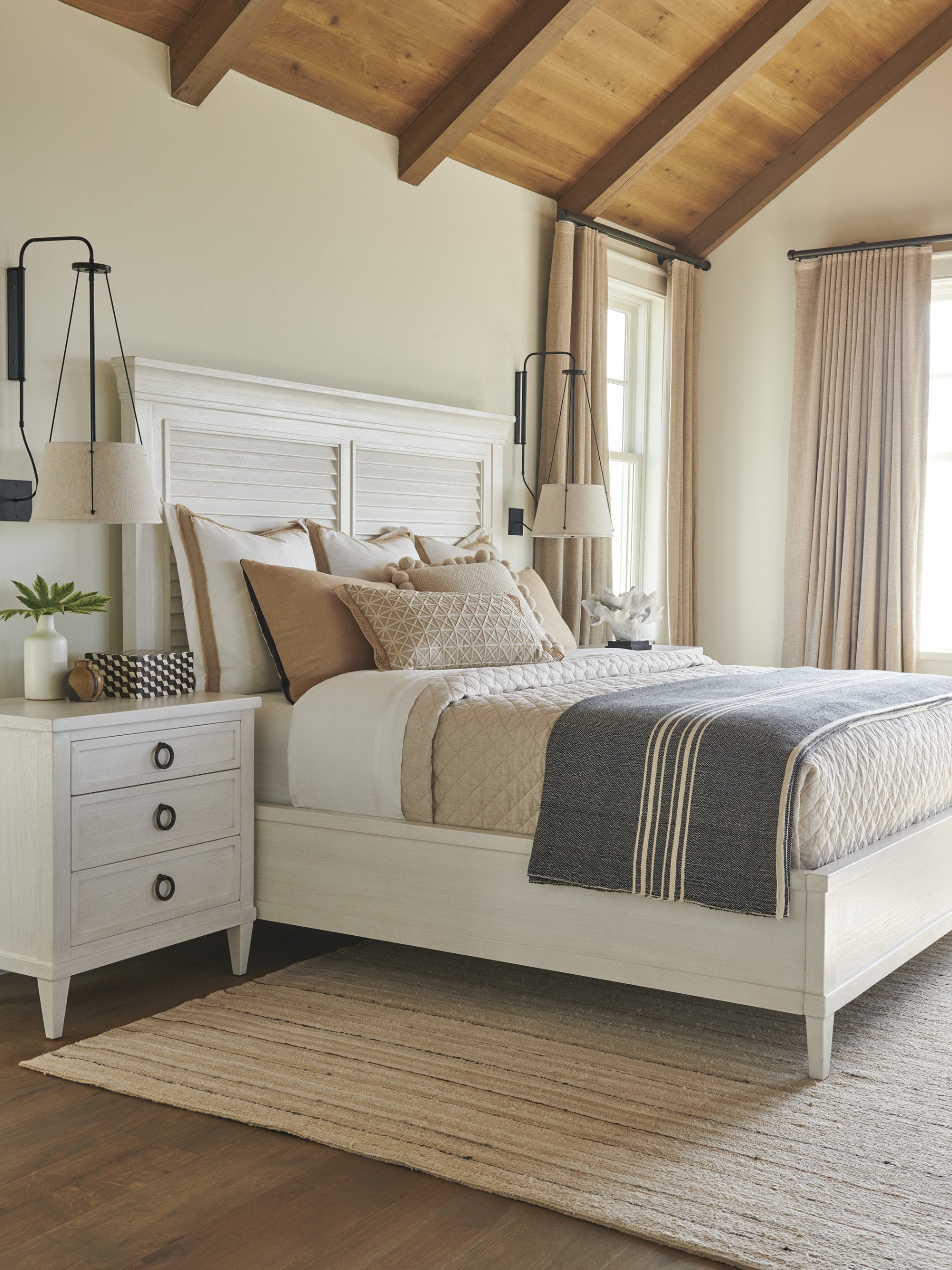 Tommy Bahama Home Ocean Breeze Royal Palm Louvered Bed