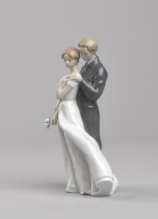 Lladro Everlasting Love Couple Figurine