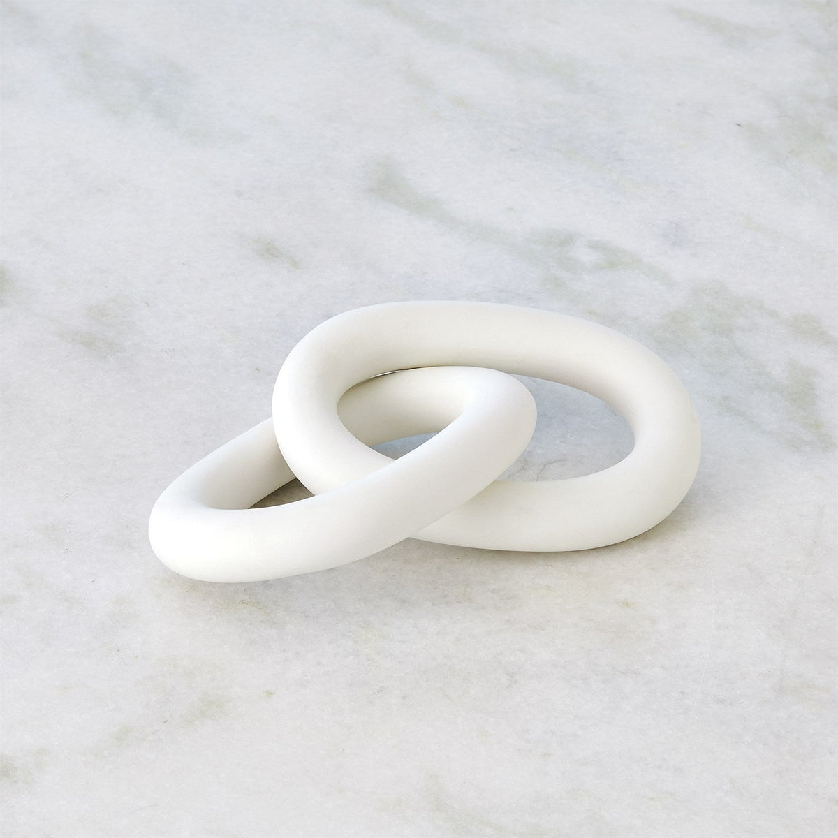 Global Views Matte White Ring Chain