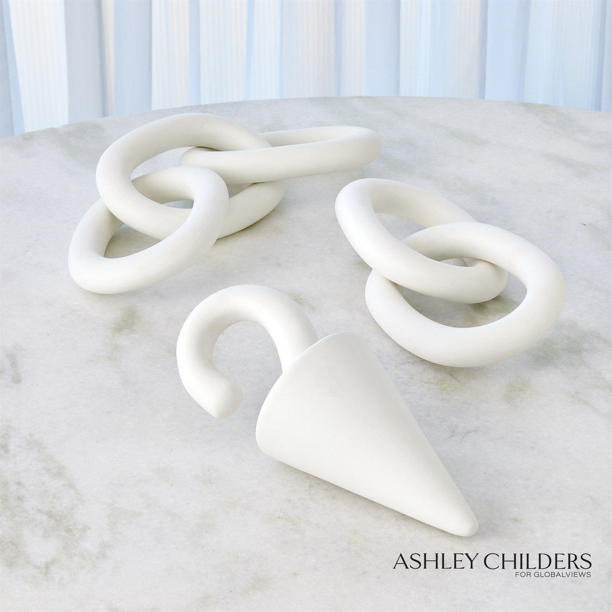 Global Views Matte White Ring Chain