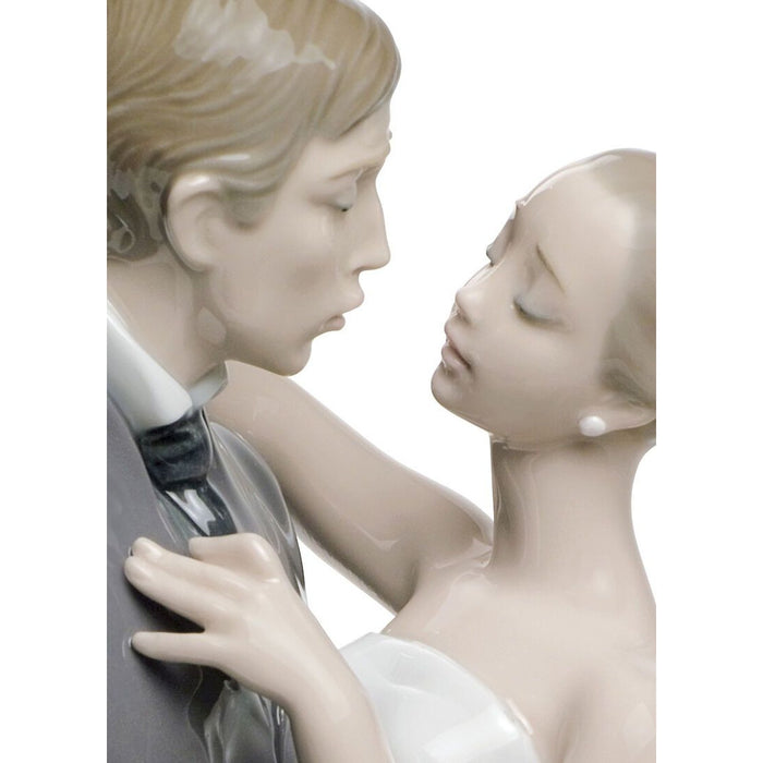 Lladro Lovers' Waltz Couple Figurine