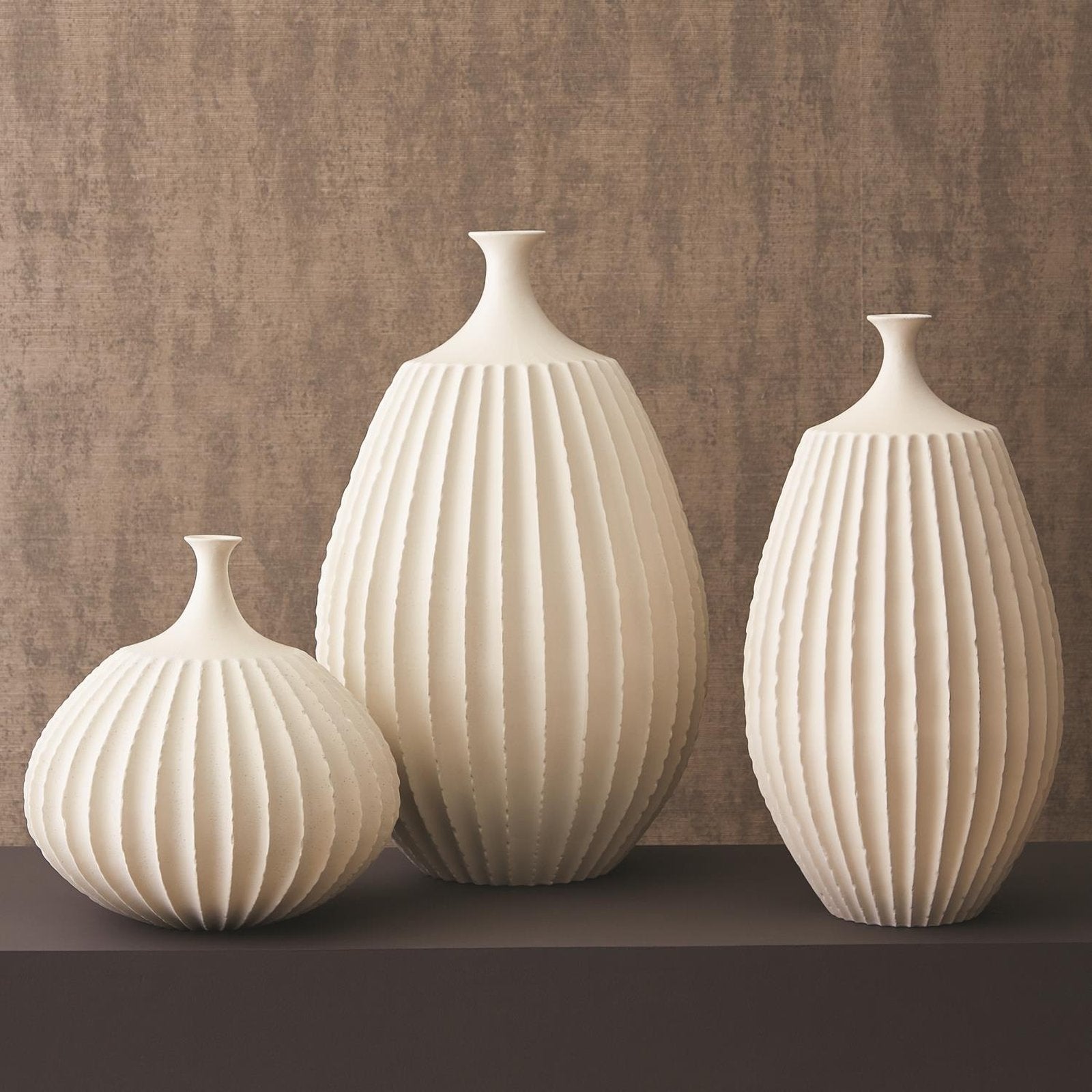 Global Views Sawtooth Vase