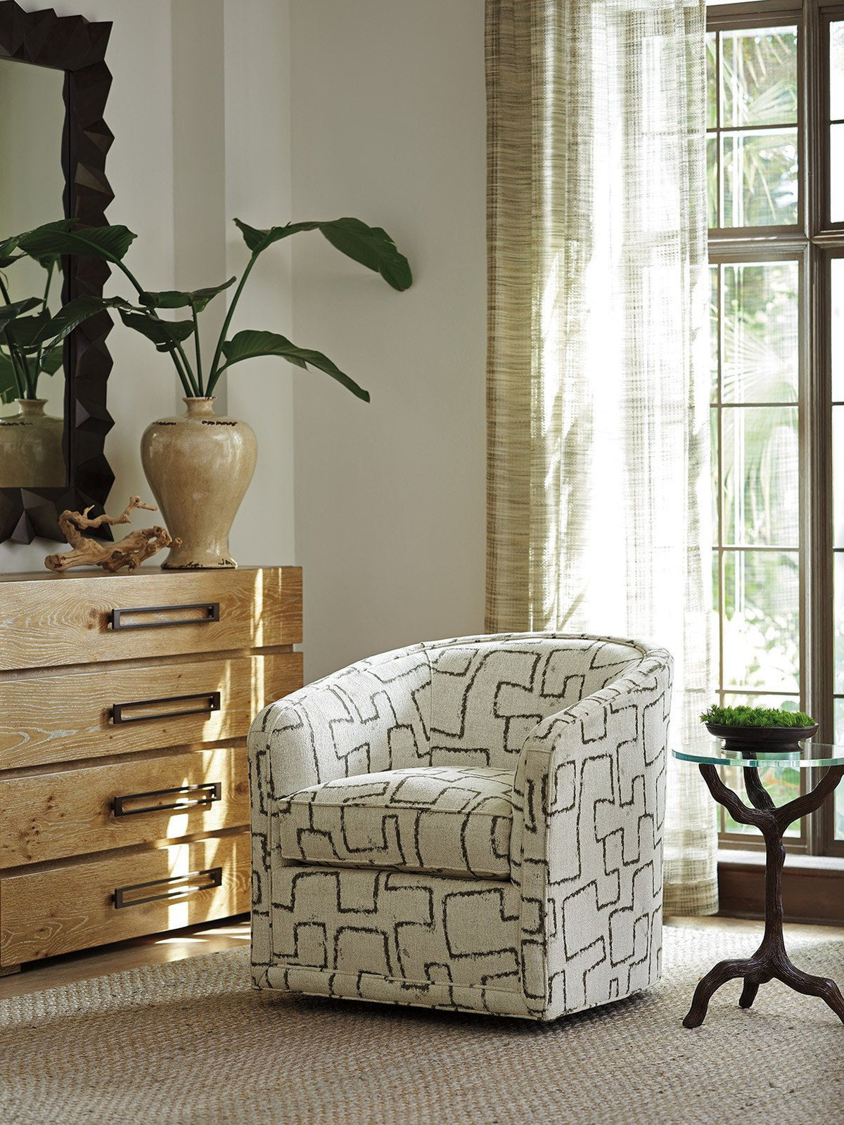 Tommy Bahama Home Los Altos Colton Swivel Chair
