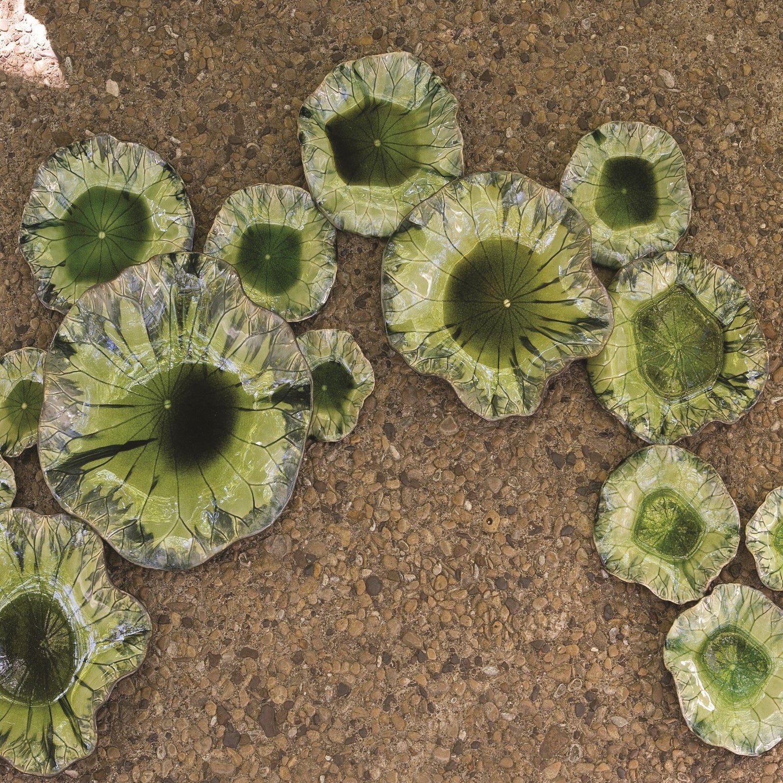Global Views Green Free Formed Lily Plate