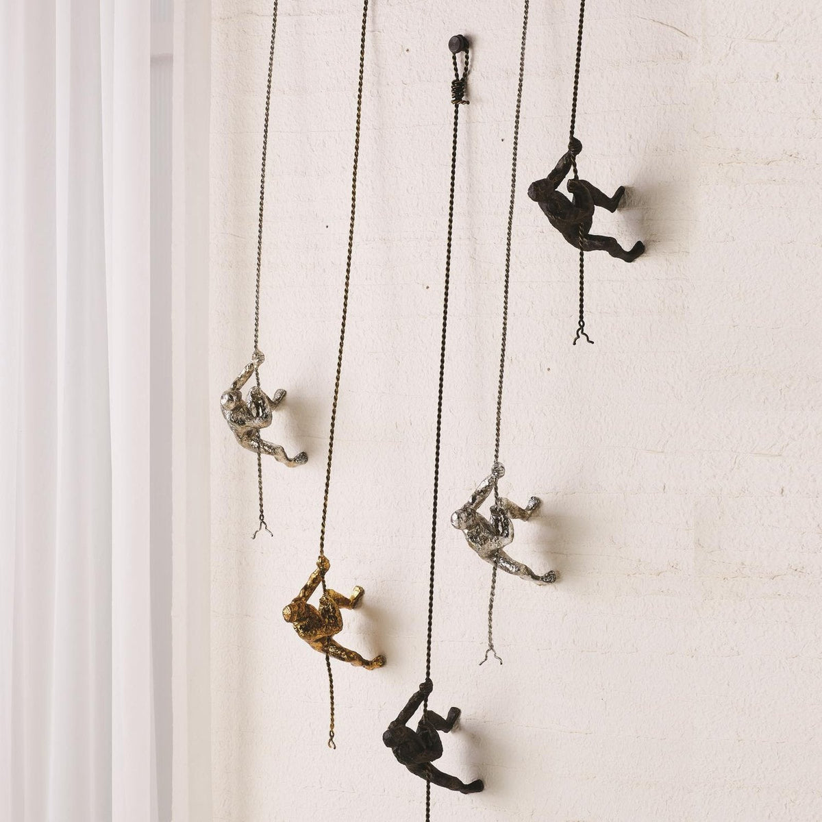 Global Views Climbing Wall Mounted