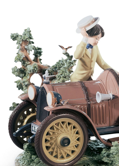 Lladro Young Couple with Car Sculpture Limited Edition
