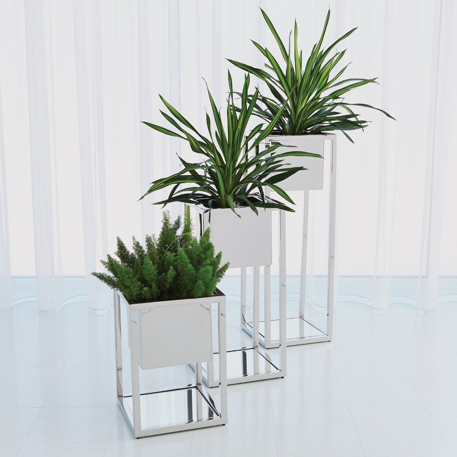 Global Views Escher Pedestal/Planter
