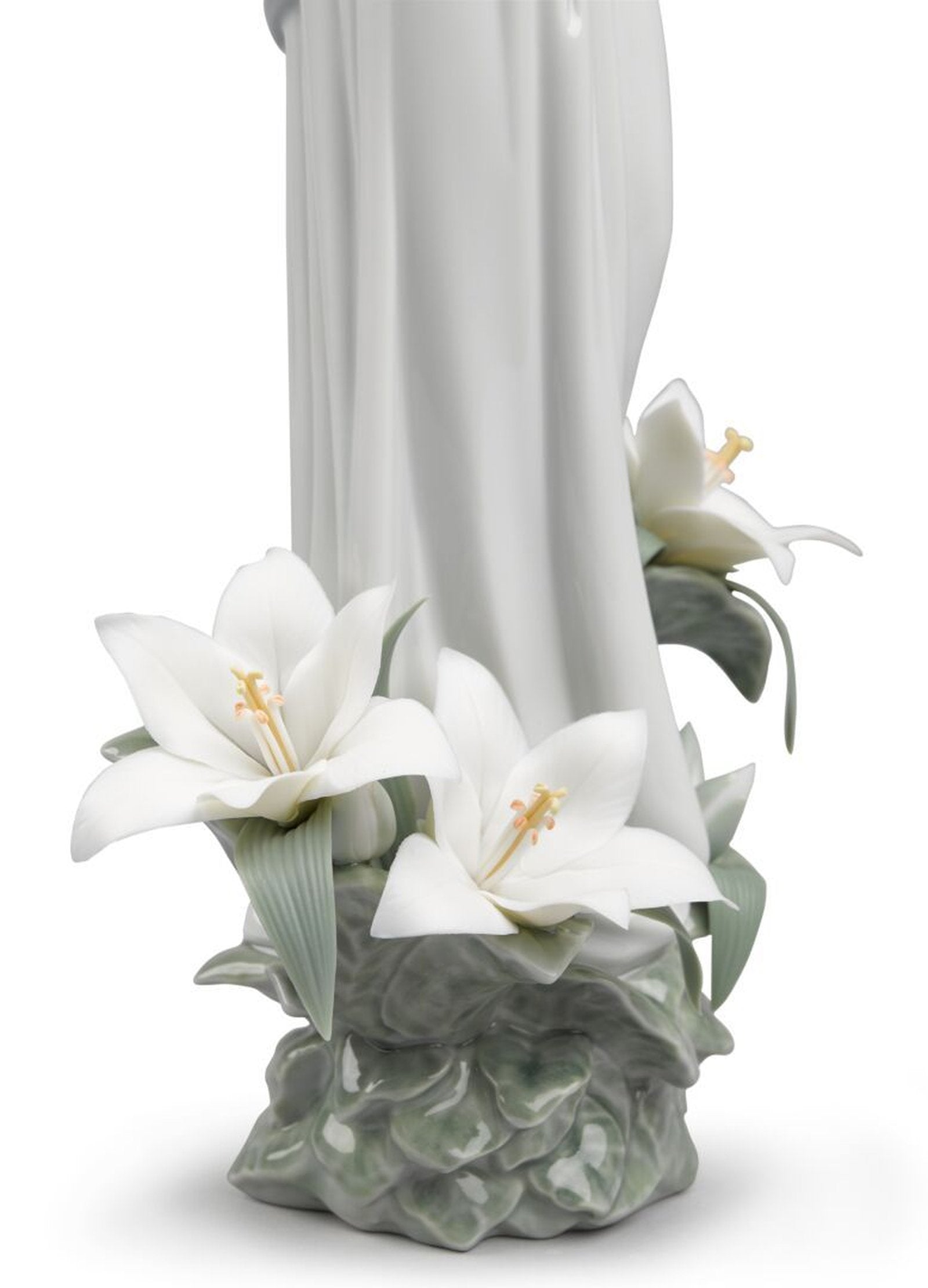 Lladro Madonna of The Flowers Figurine