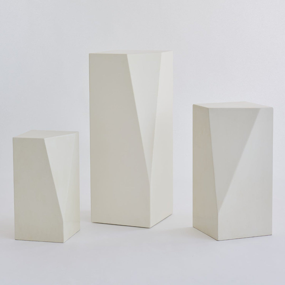 Global Views Facet Pedestal
