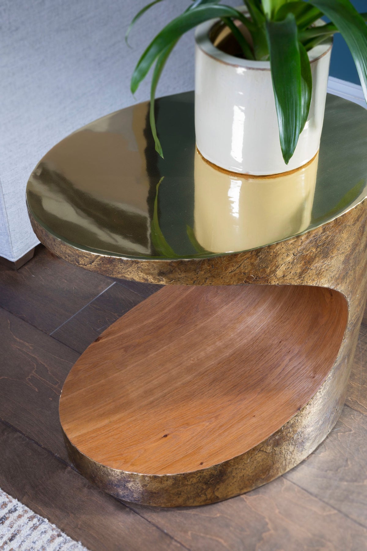 Artistica Home Thornton Oval Side Table