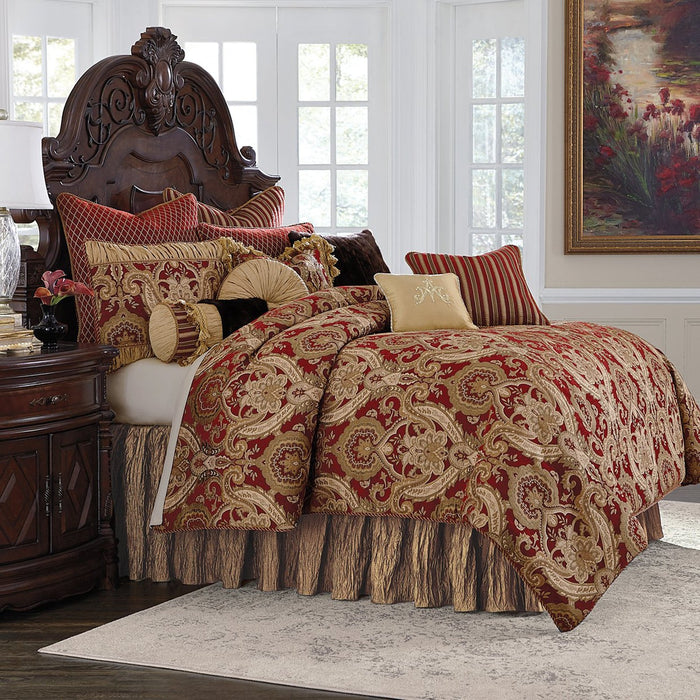 Michael Amini Lafayette Comforter Set Red