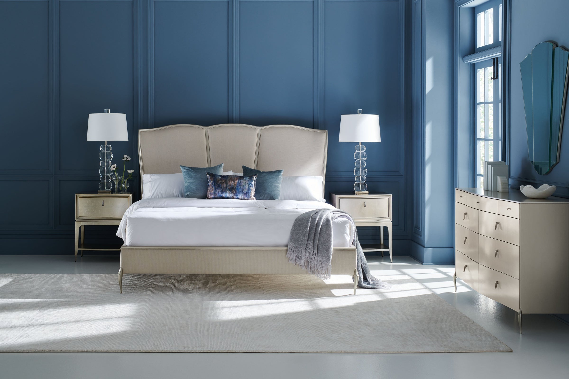 Caracole Classic Un-Deux-Trois Bed - King