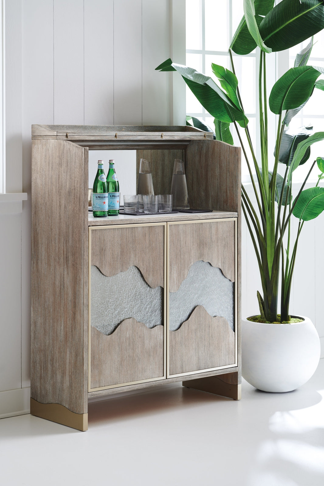 Caracole Classic Keeping The Flow Buffet INV