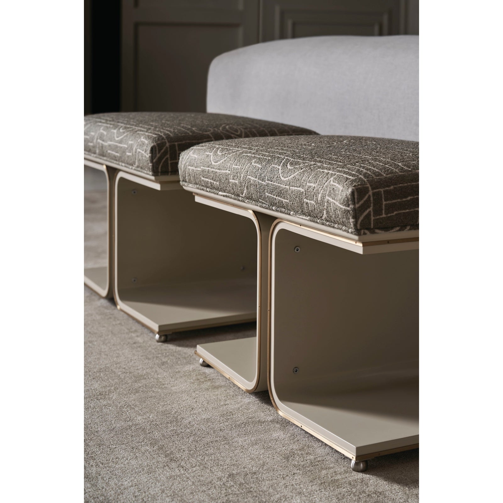Caracole Classic Balance Beam Bench INV