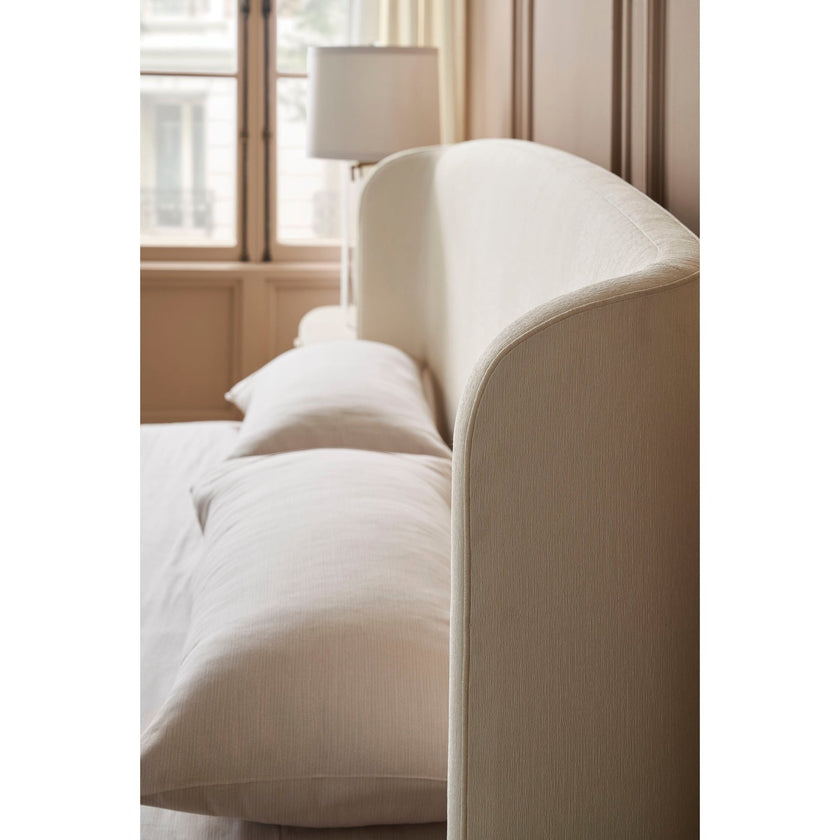 Caracole Classic Soft Embrace Bed