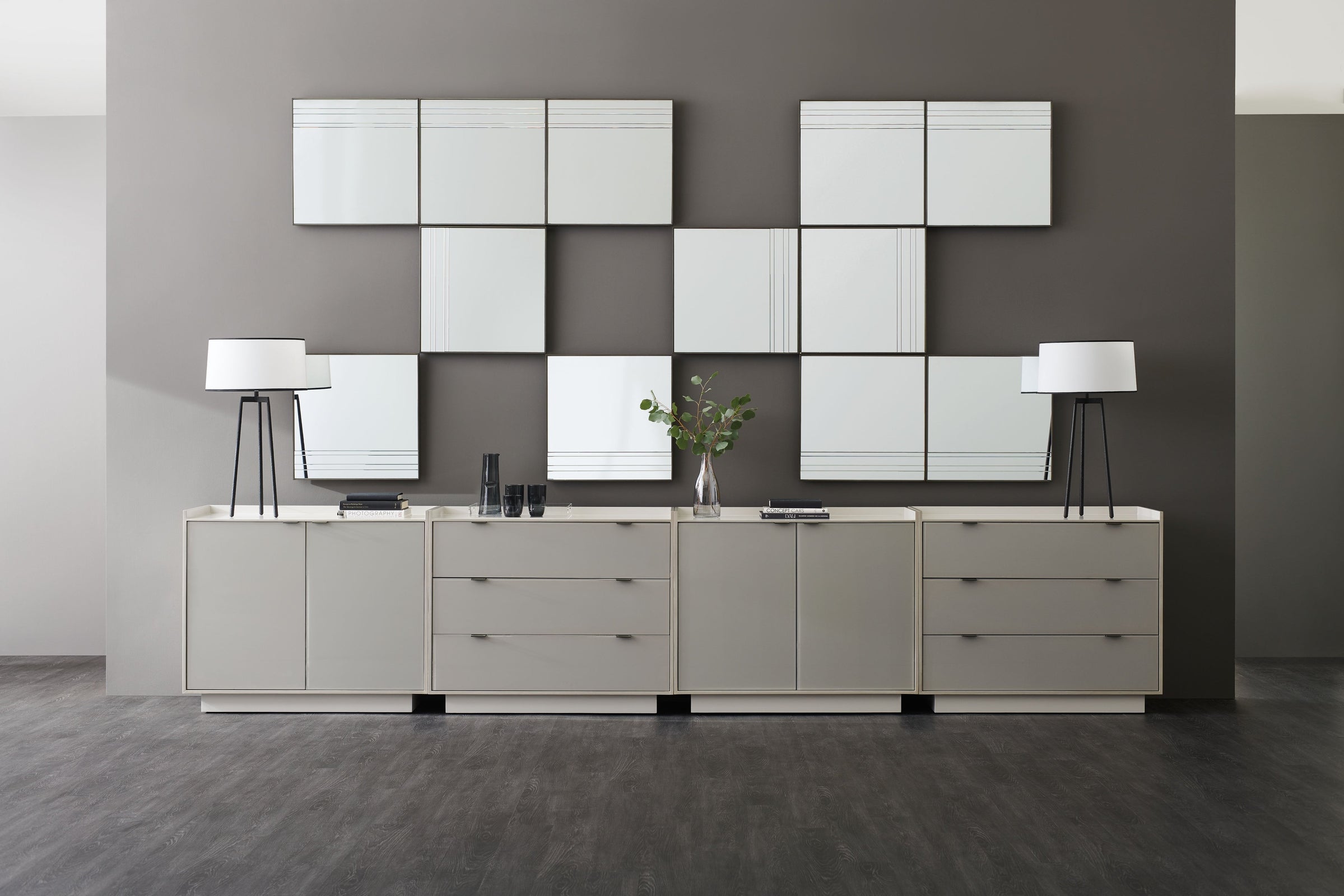 Caracole Expressions Repetition Mirror DSC