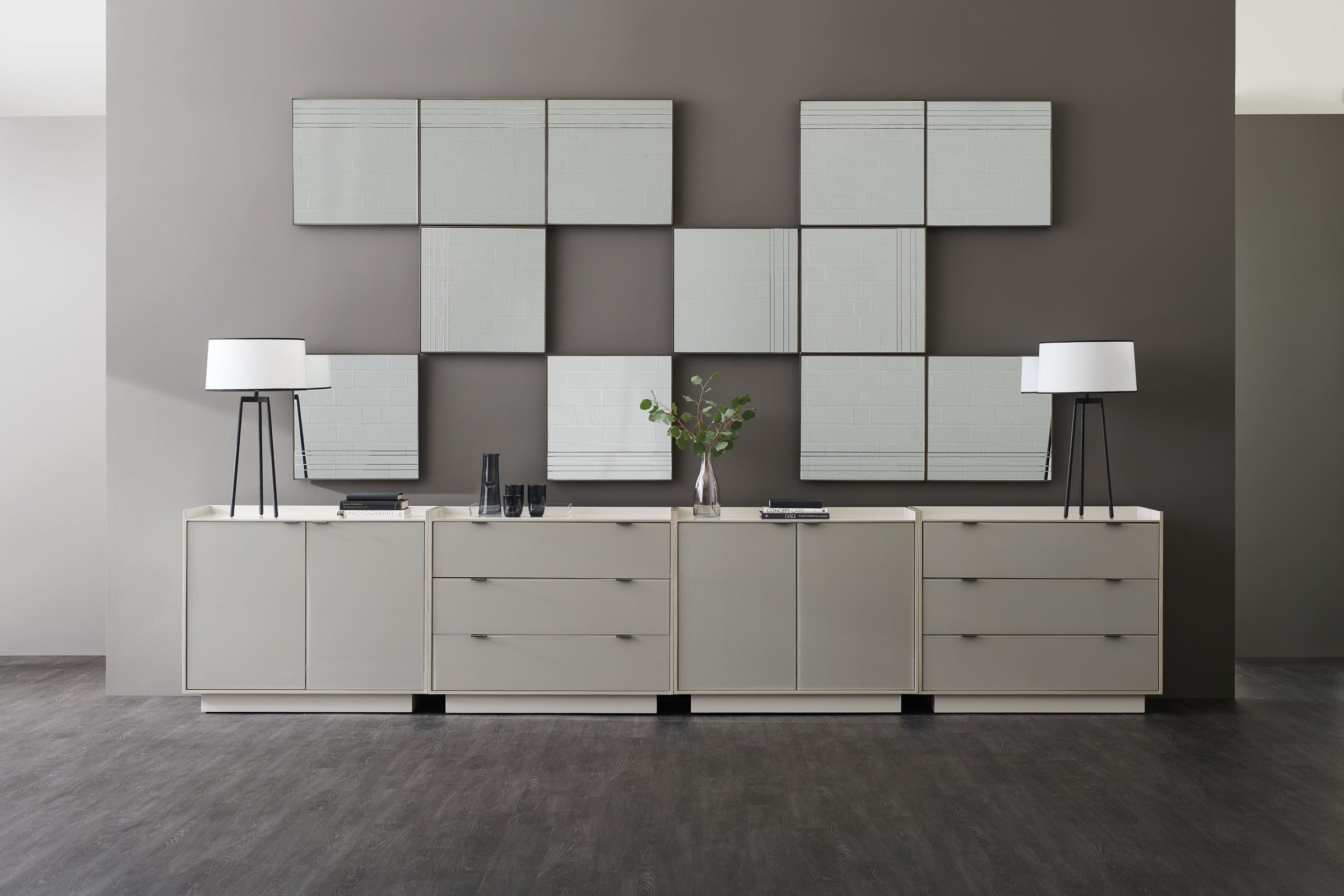 Caracole Expressions Repetition Mirror DSC