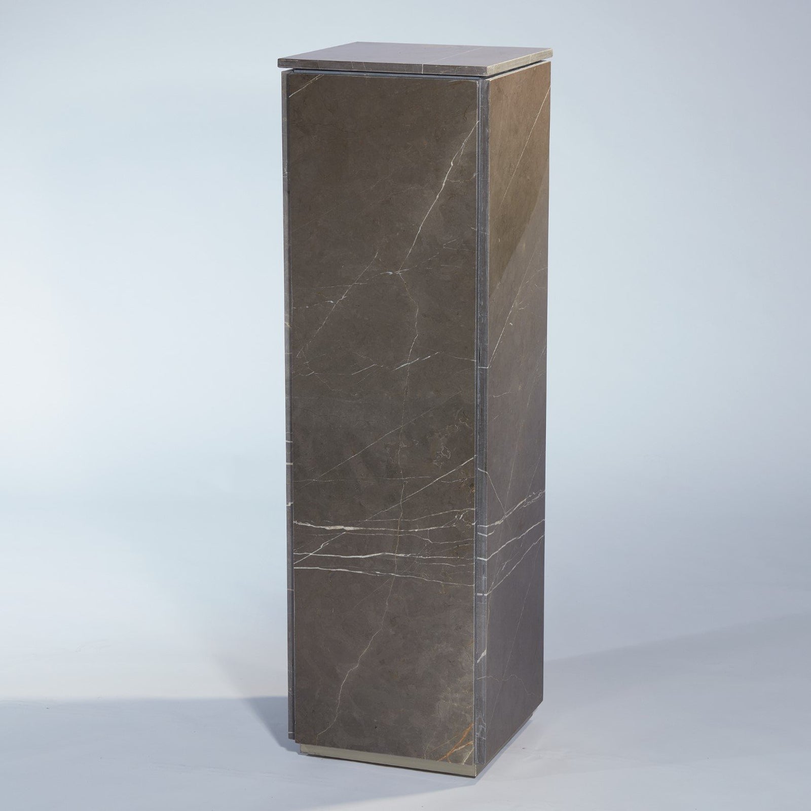 Global Views Graffito Marble Pedestal