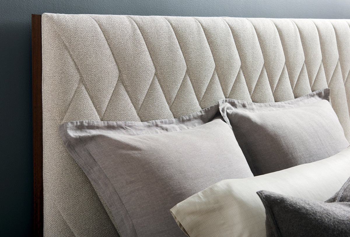Caracole Streamline Bed - Cal King Clearance