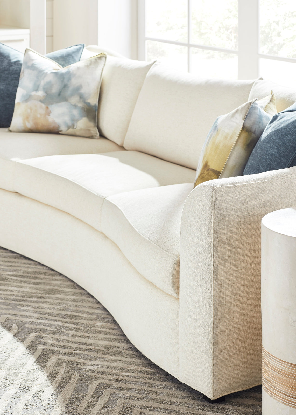 Vanguard Alba Spot Table
