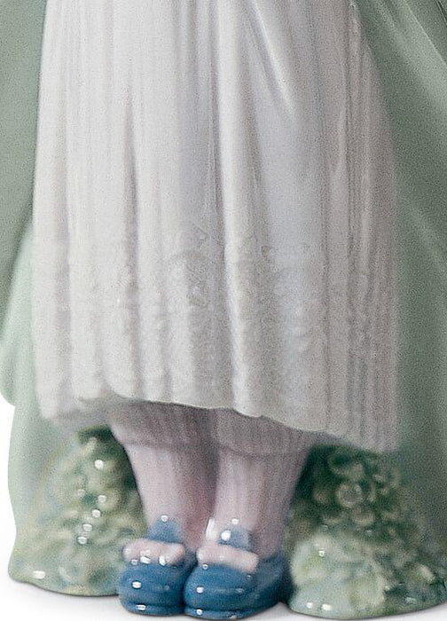 Lladro Bountiful Blossoms Girl Figurine