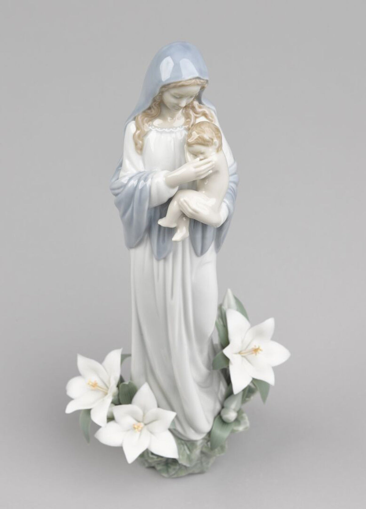 Lladro Madonna of The Flowers Figurine