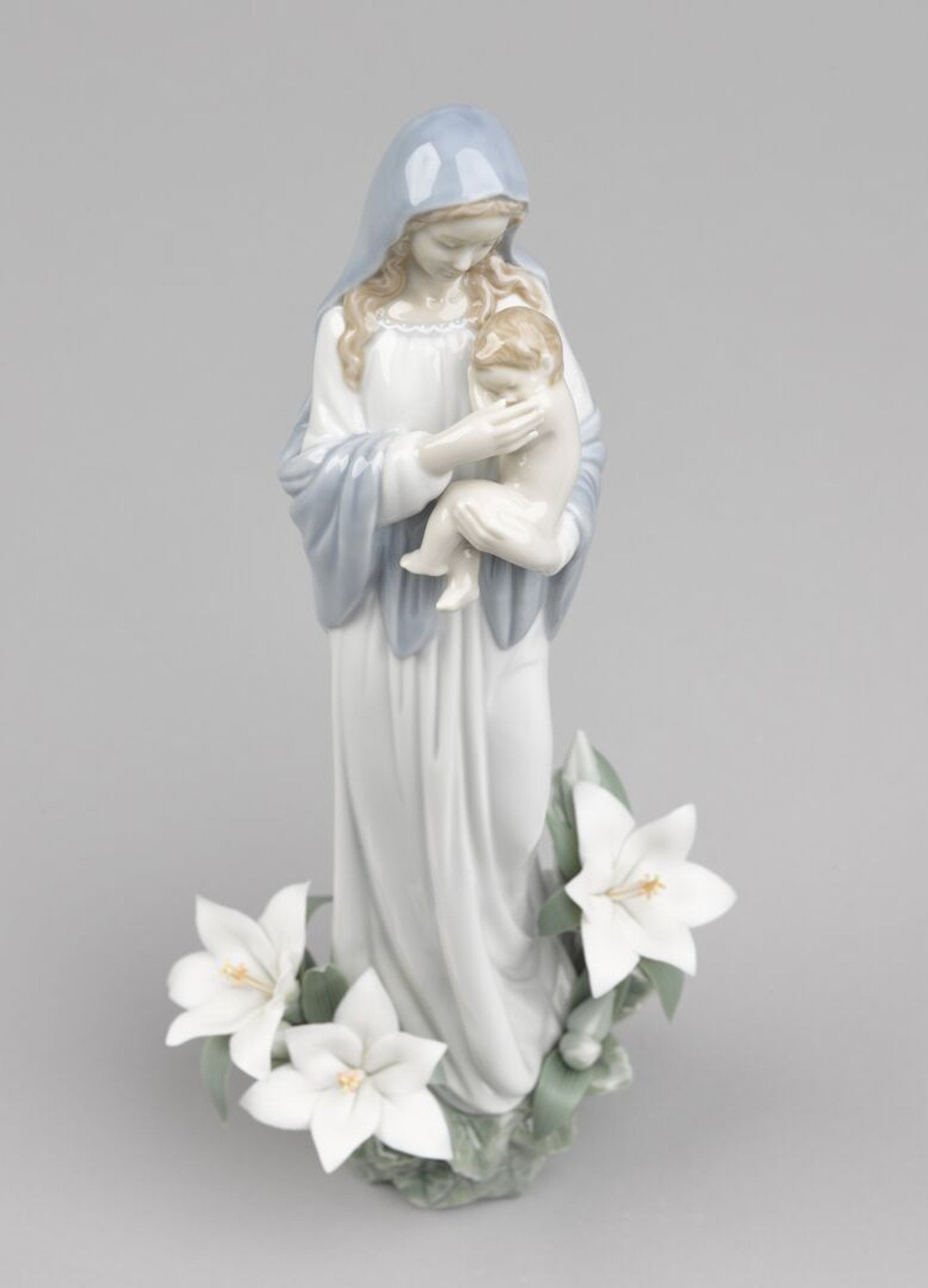 Lladro Madonna of The Flowers Figurine
