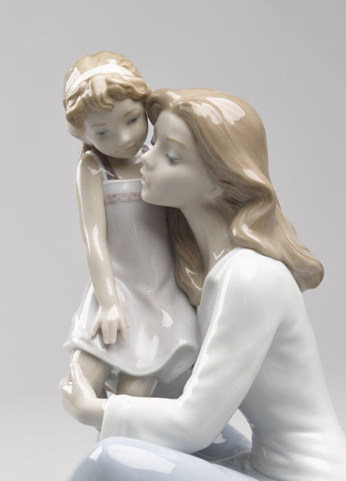 Lladro Mommy's Little Girl Mother Figurine