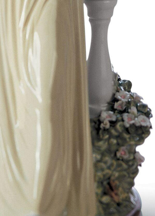 Lladro Time for Reflection Woman Figurine